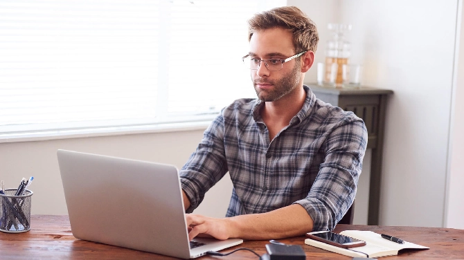 4 in 5 UK workers worry about working from home due to fears about loneliness and losing relationships