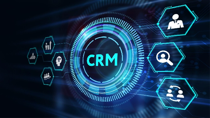 Platform VS Custom Insurance CRM Software: How To Choose?