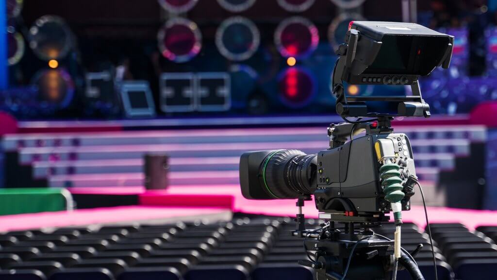 Circus Stars Perform in Digital Cabaret for Charity