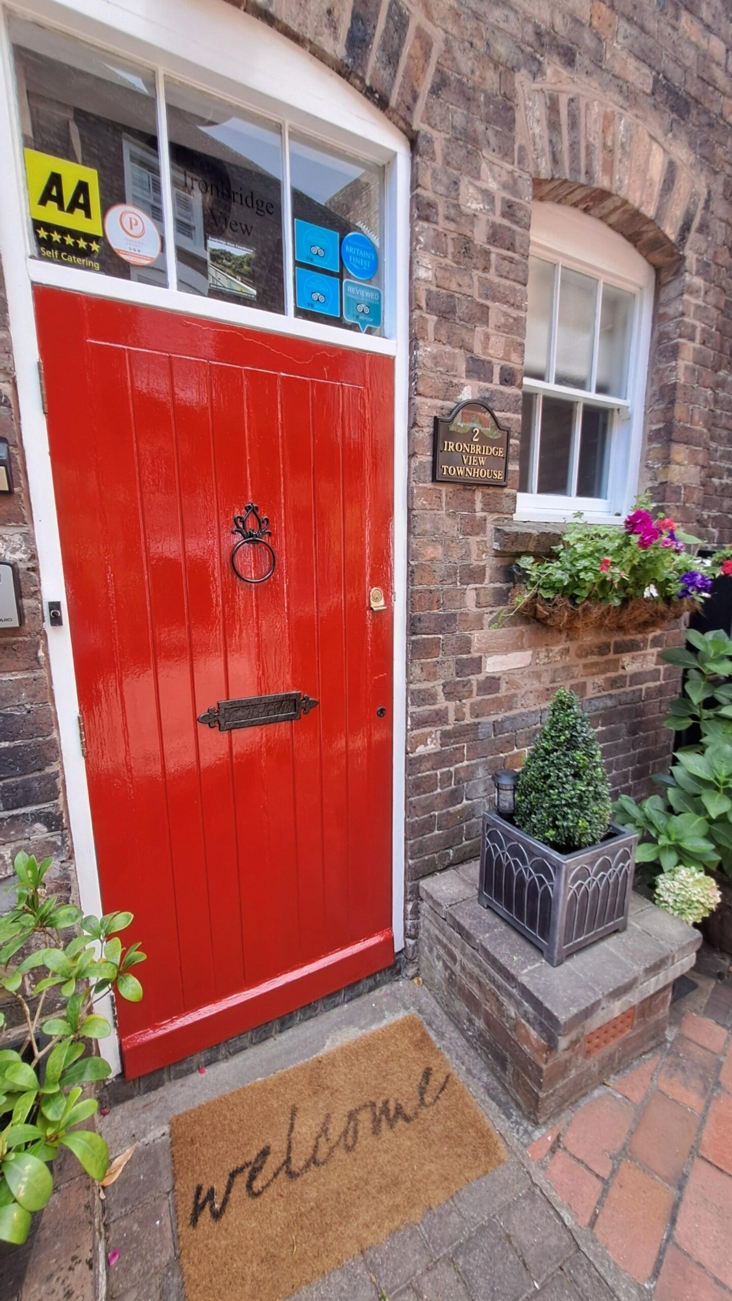 Winner small image - Ironbridge View Townhouse