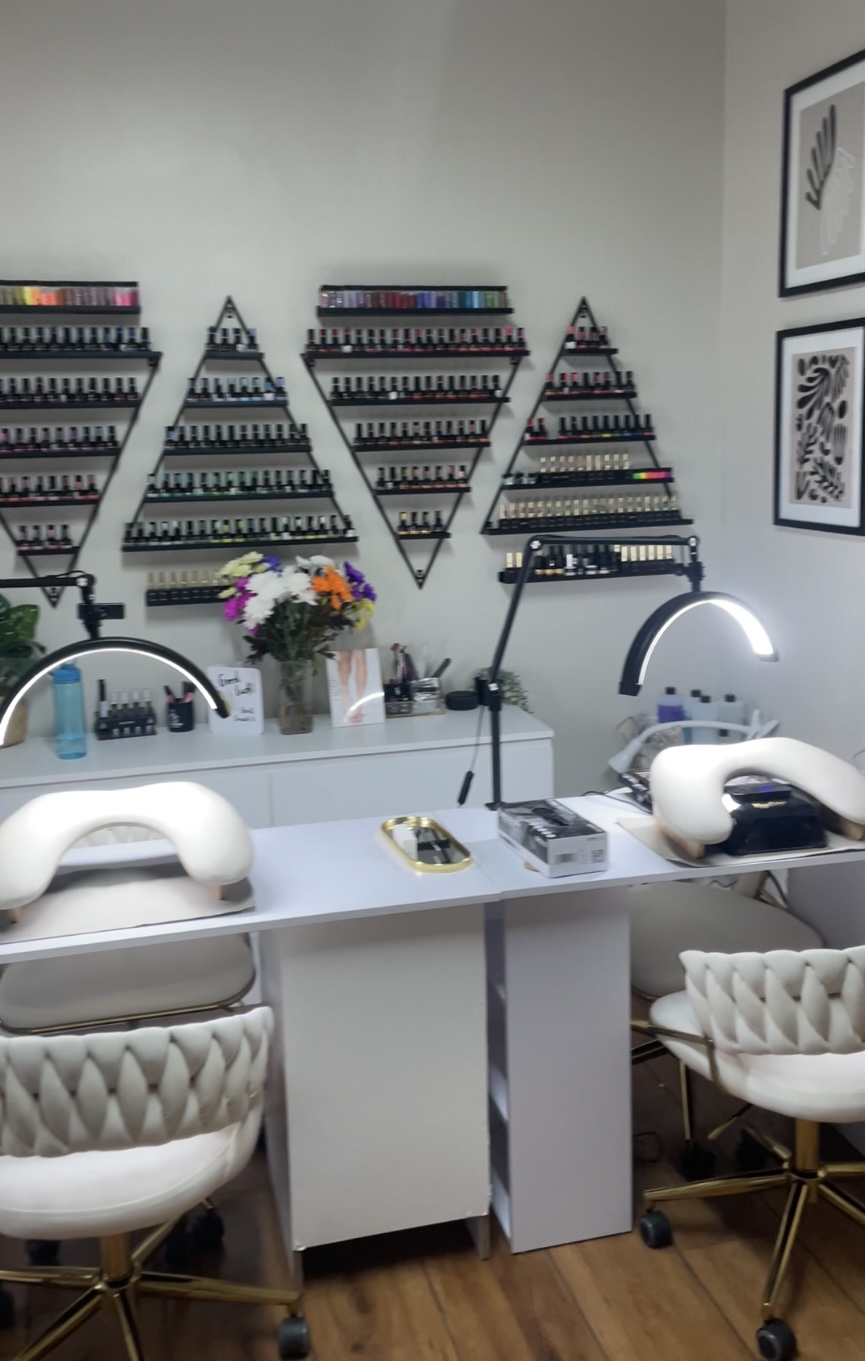 Winner small image - Skin and Tonic (Chesterfield) Limited