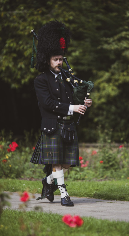 Winner small image - Chris the Piper