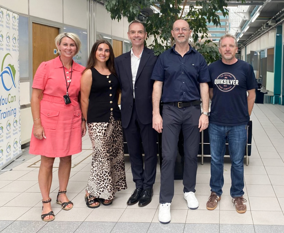 Winner small image - Gill Pharmaceuticals / Icona H8