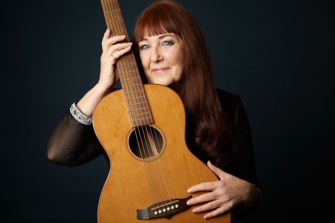 Winner small image - Linda Lamon